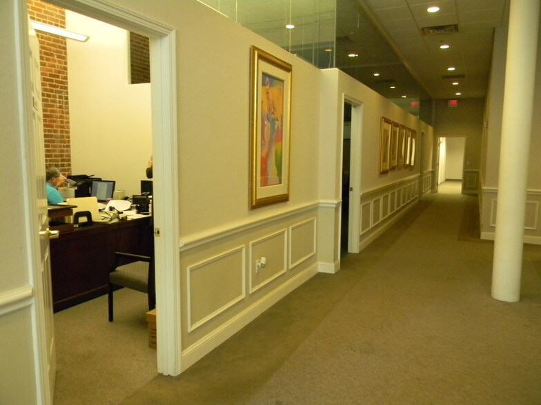 More Photos Of 112 Capitol St, Charleston Office For Sale