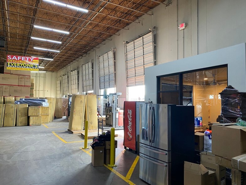 More Photos Of 2200-2202 E Randol Mill Rd, Arlington Warehouse For Lease