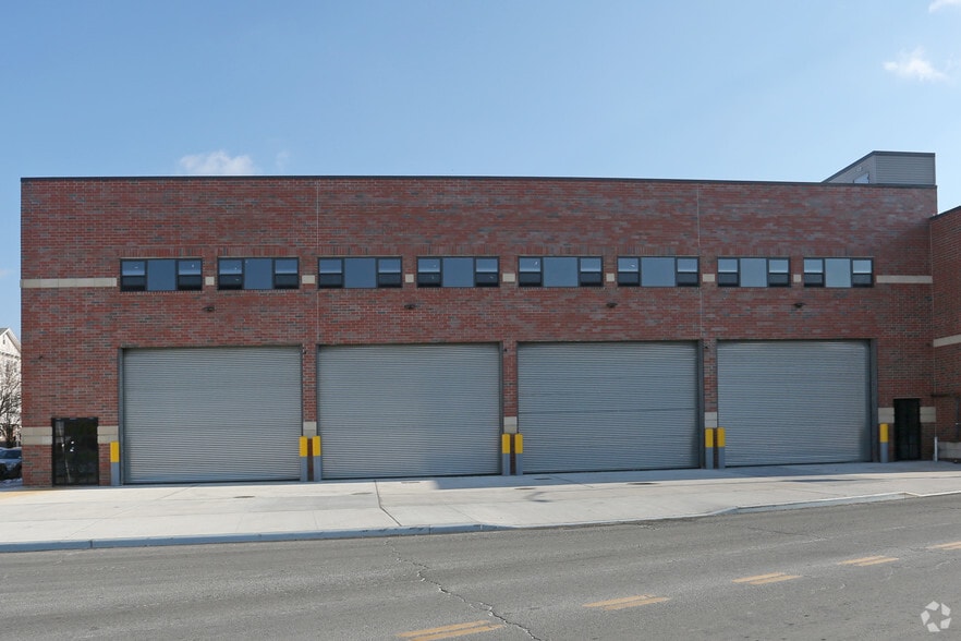 More Photos Of 57-45 Rust St, Maspeth Warehouse For Lease