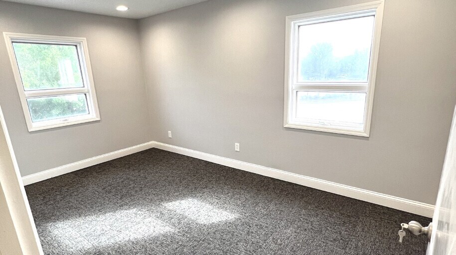 More Photos Of 312 Mall Blvd, Savannah Freestanding For Lease