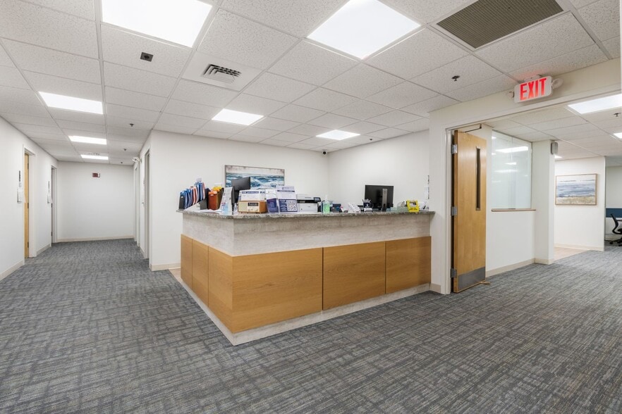 More Photos Of 95 Tremont St, Duxbury Medical For Sale