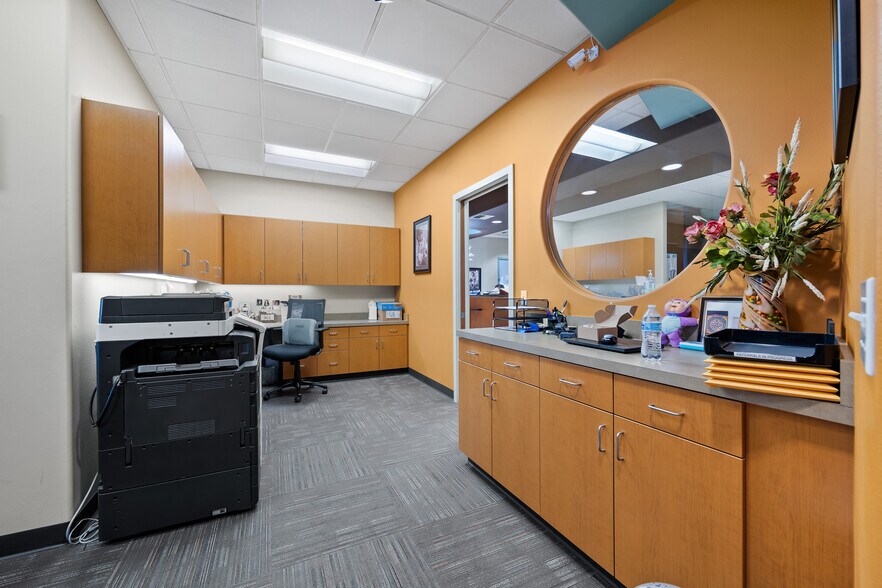 More Photos Of 9521 Sandifur Pky, Pasco Medical For Lease