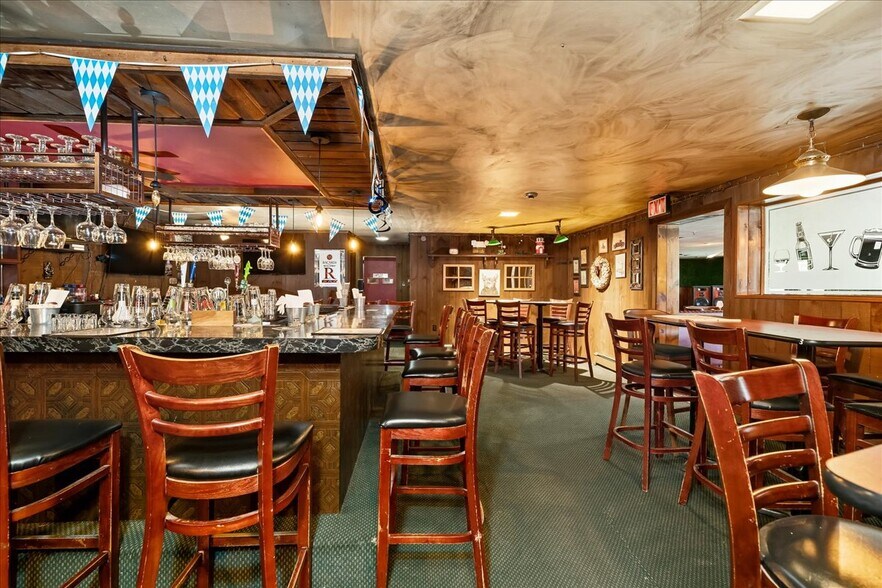More Photos Of 31 Decatur St, Columbia Restaurant For Sale