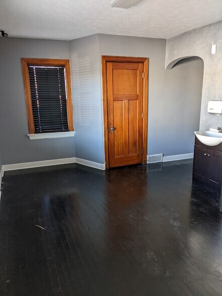 More Photos Of 5909 N Dixie Dr, Dayton Office For Lease