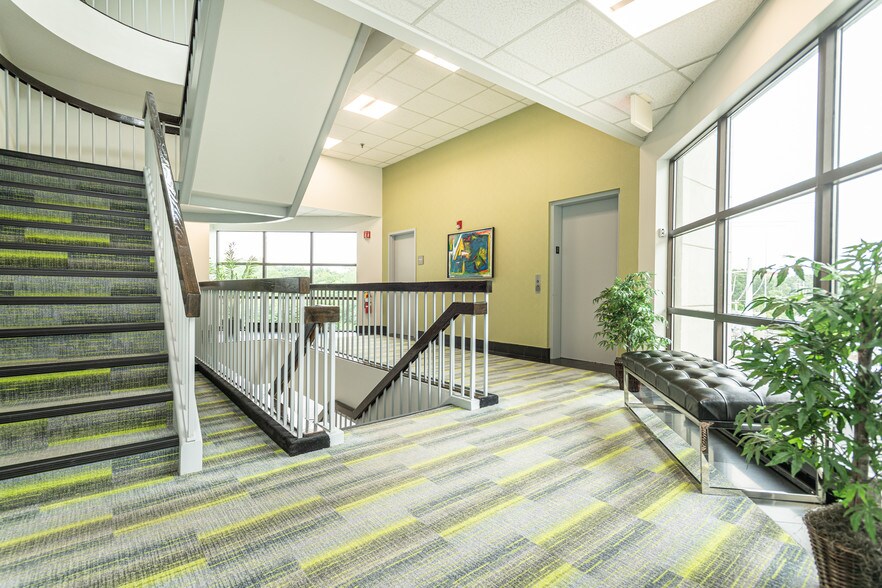 More Photos Of 50 Speen St, Framingham Office For Lease