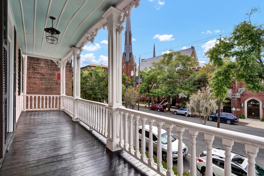 More Photos Of 12 N 5th Ave, Wilmington Office Residential For Sale
