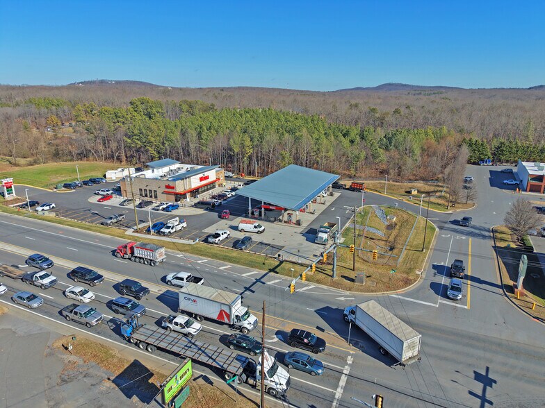More Photos Of 14039 Wards Rd, Lynchburg Service Station For Sale