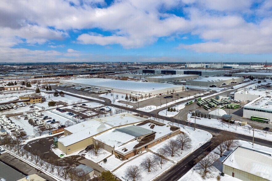 More Photos Of 153 Crown Ct, Whitby Warehouse For Lease