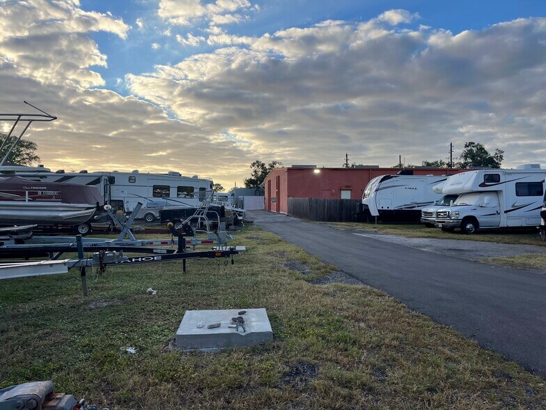 More Photos Of 5275 95th St N, Saint Petersburg Warehouse For Sale