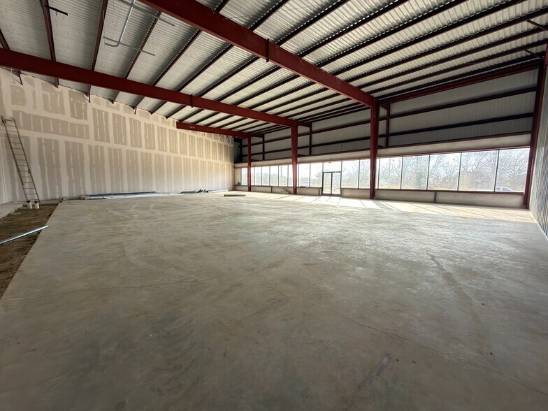 More Photos Of 14211 Hiram Clarke Rd, Houston Storefront For Lease