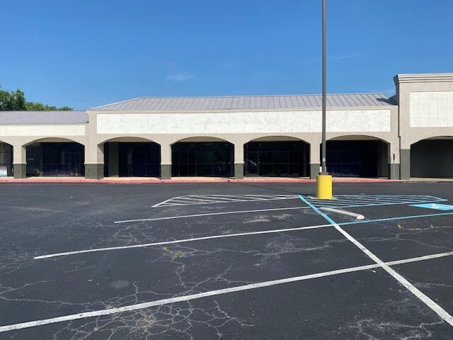 More Photos Of 321 Brown's Ferry Rd, Chattanooga General Retail For Lease