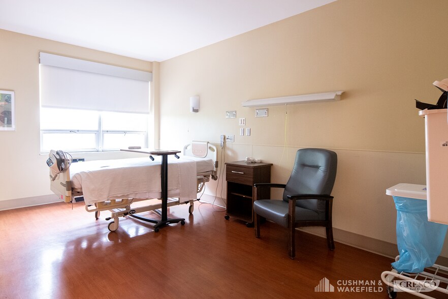 More Photos Of 27100 Chardon Rd, Cleveland Hospital For Sale