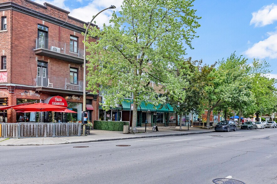 More Photos Of 5833-5837 Sherbrooke Rue O, Montréal Storefront Retail Residential For Lease