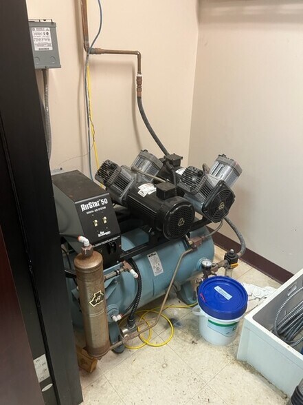 More Photos Of 1437 Highway 6, Sugar Land Medical For Lease