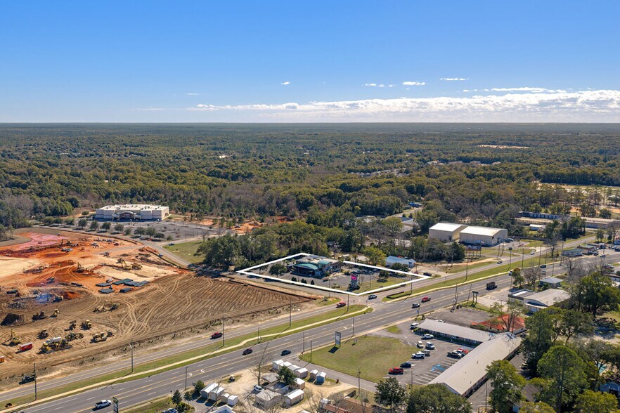 More Photos Of 1025 Industrial Dr, Crestview General Retail For Sale