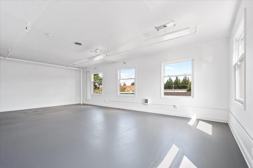 More Photos Of 215 SE 9th Ave, Portland Office Residential For Lease