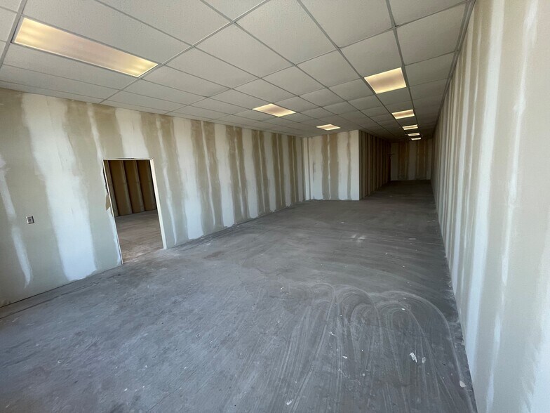 More Photos Of 14000 Northdale Blvd, Rogers Medical For Lease