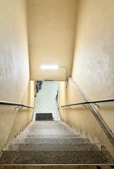 More Photos Of 908-912B Hempstead Tpke, Franklin Square Restaurant For Sale