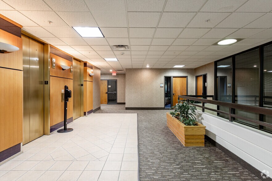 More Photos Of 8500 W 110th St, Overland Park Office For Lease