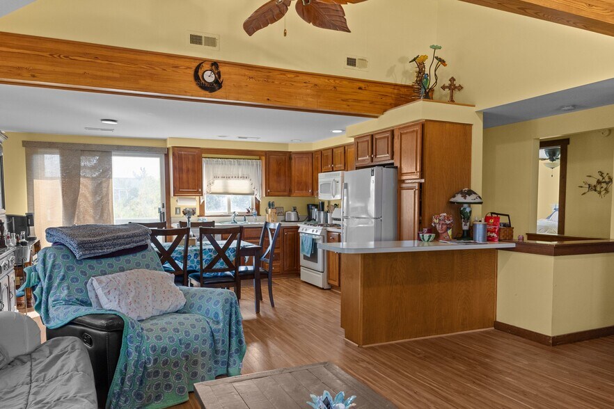 More Photos Of 512 Long Beach Blvd, Surf City Restaurant For Sale