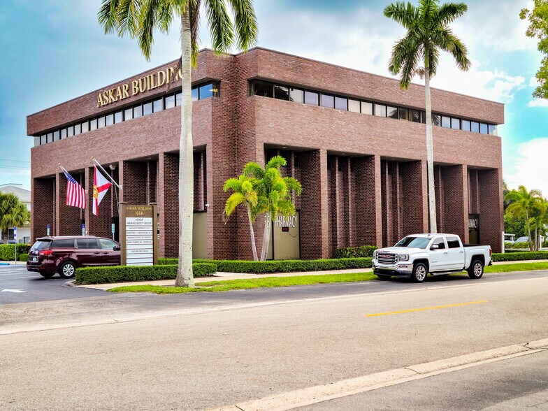 More Photos Of 848 1st Ave N, Naples Medical For Lease