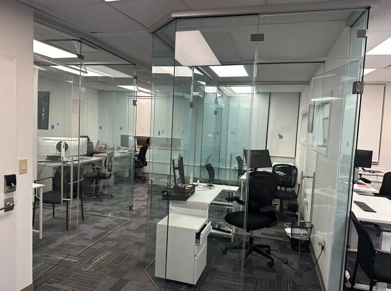 More Photos Of 8785 139th St, Jamaica Manufacturing For Lease