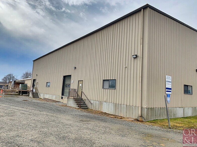 More Photos Of 351 New Whitfield St, Guilford Warehouse For Lease