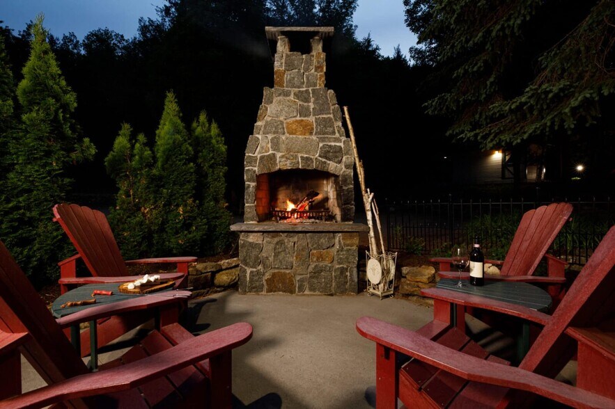 More Photos Of 963 Friends Lake Rd, Chestertown Hotel For Sale
