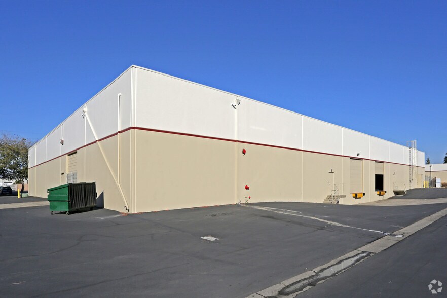 More Photos Of 2505 Port St, West Sacramento Warehouse For Lease