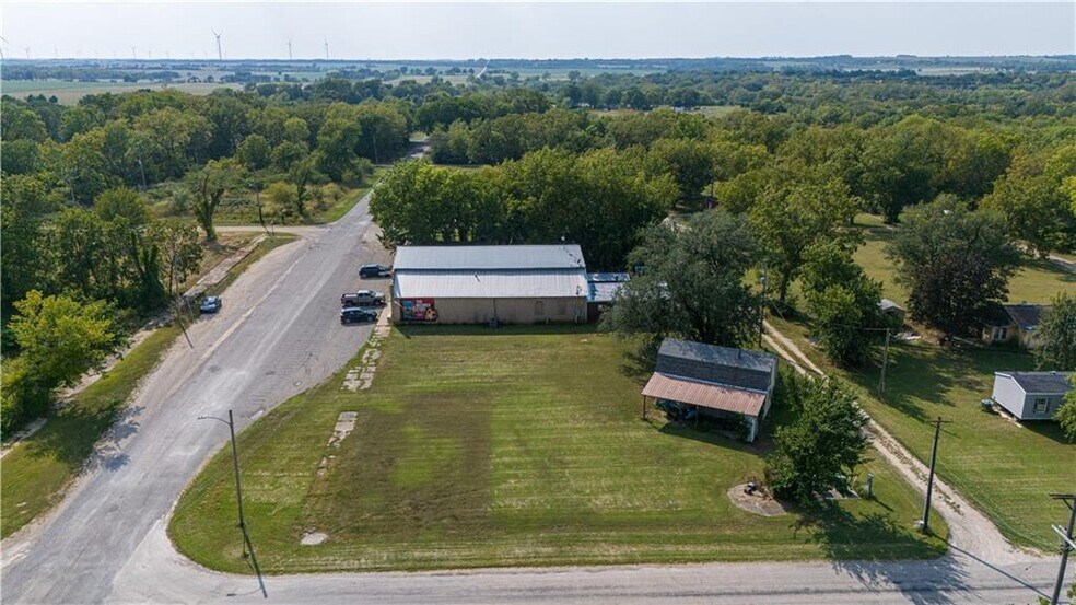 More Photos Of 86 3rd St, Moran Convenience Store For Sale