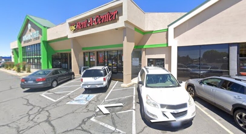 More Photos Of 3049 S 6th St, Klamath Falls Storefront Retail Office For Lease