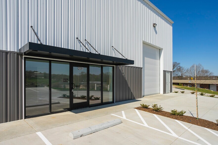 More Photos Of 208 Bear Commerce Dr, Columbia Distribution For Lease