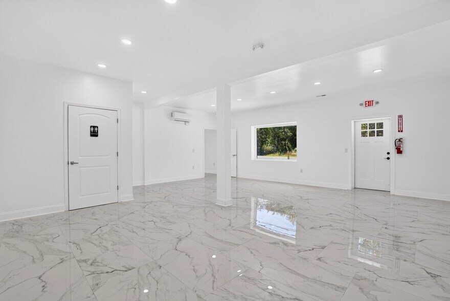 More Photos Of 3608 Burlington Rd, Greensboro Freestanding For Sale