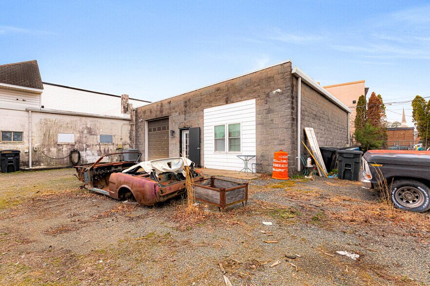 More Photos Of 10 W Williamsburg Rd, Sandston Office For Sale