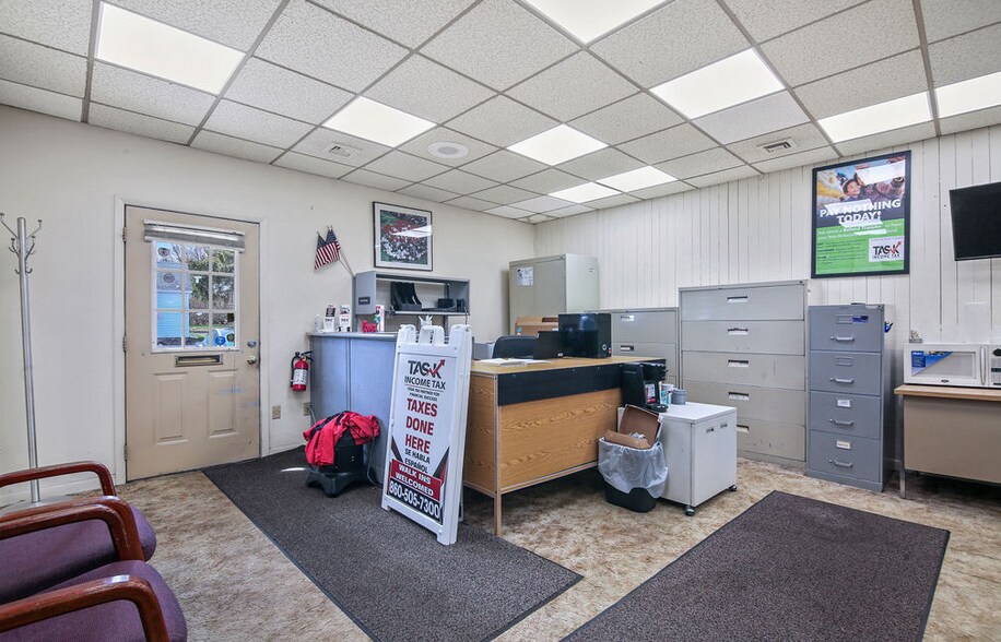More Photos Of 470 New Britain Rd, Berlin Office For Sale