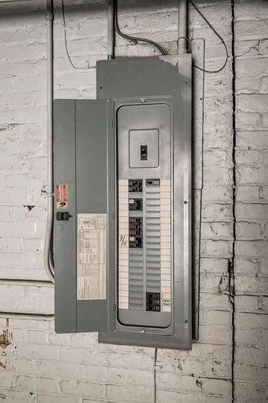 More Photos Of 3143 Bellevue St, Detroit Warehouse For Sale