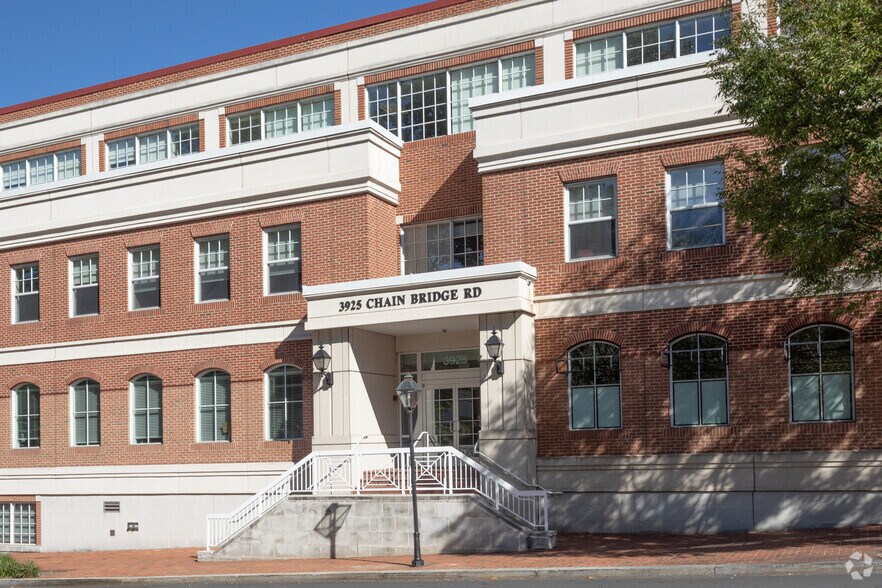 More Photos Of 3925 Chain Bridge Rd, Fairfax Office For Lease