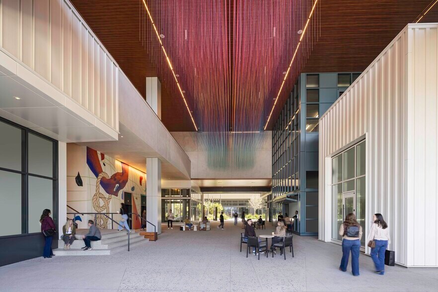 More Photos Of 937 N Harbor Dr, San Diego Unknown For Lease