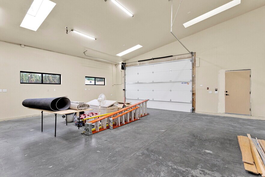 More Photos Of 614 W Fairway Blvd, Big Bear City Warehouse For Sale