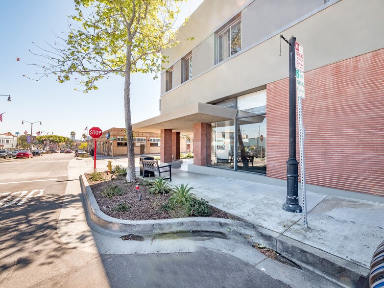 More Photos Of 200-210 W Grand Ave, El Segundo Apartments For Sale
