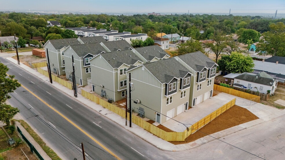 More Photos Of 1303 Essex st, San Antonio Apartments For Sale