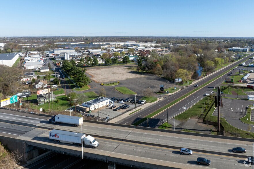 More Photos Of 6201 Bristol Pike, Levittown Distribution For Lease