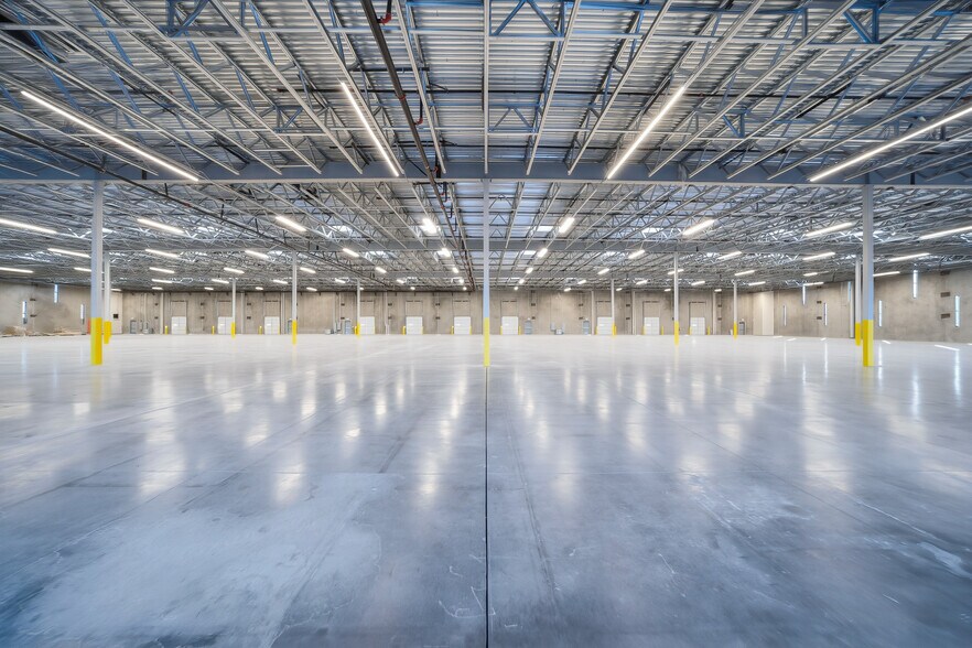 More Photos Of Laughlin Ranch Blvd, Bullhead City Warehouse For Lease