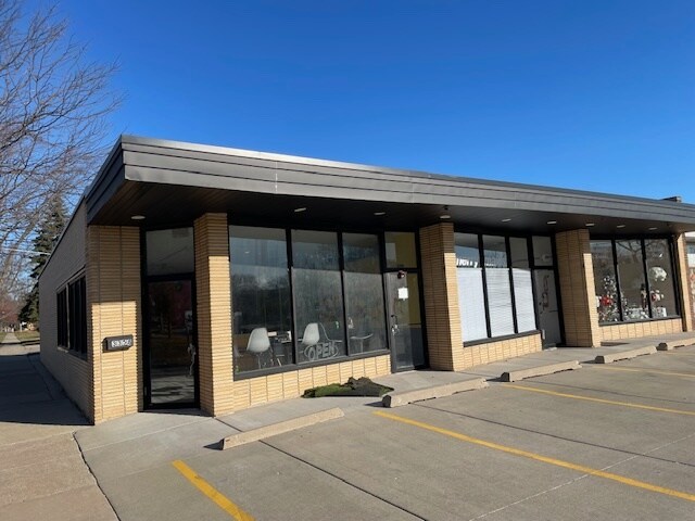 More Photos Of 3354-3358 Main St, Skokie Storefront Retail Office For Sale
