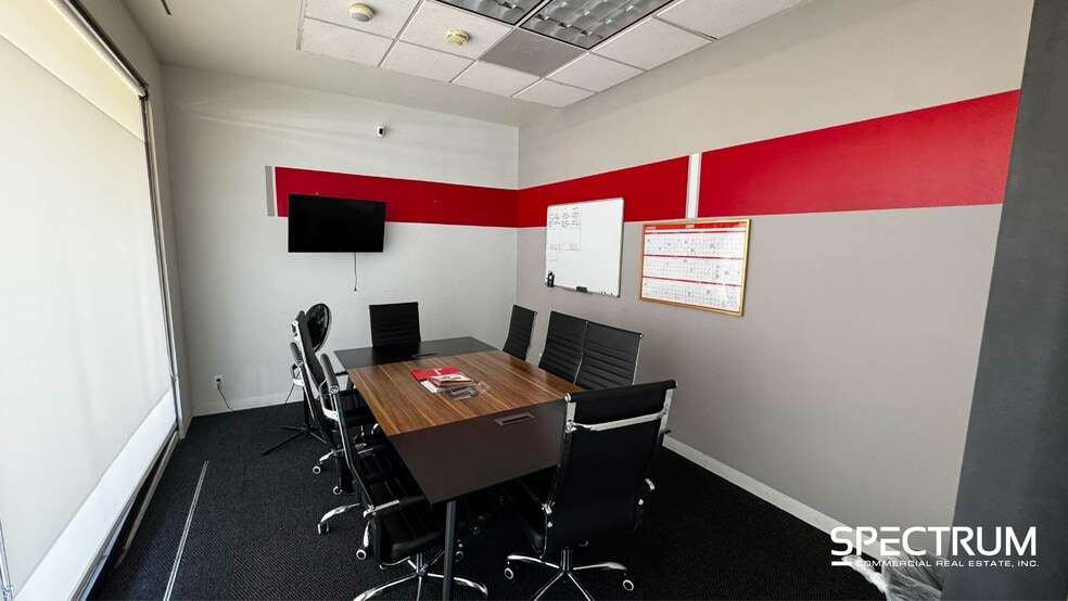 More Photos Of 17648-17656 Ventura Blvd, Encino Unknown For Lease