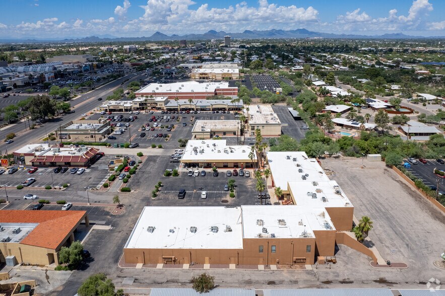 More Photos Of 6121 E Broadway Blvd, Tucson General Retail For Lease