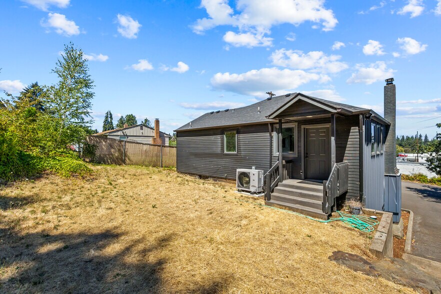 More Photos Of 630 Mary Ave SE, Salem Medical For Sale