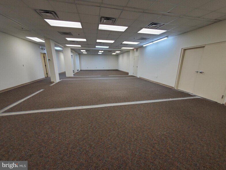 More Photos Of 3619 Richmond Hwy, Stafford Light Distribution For Lease