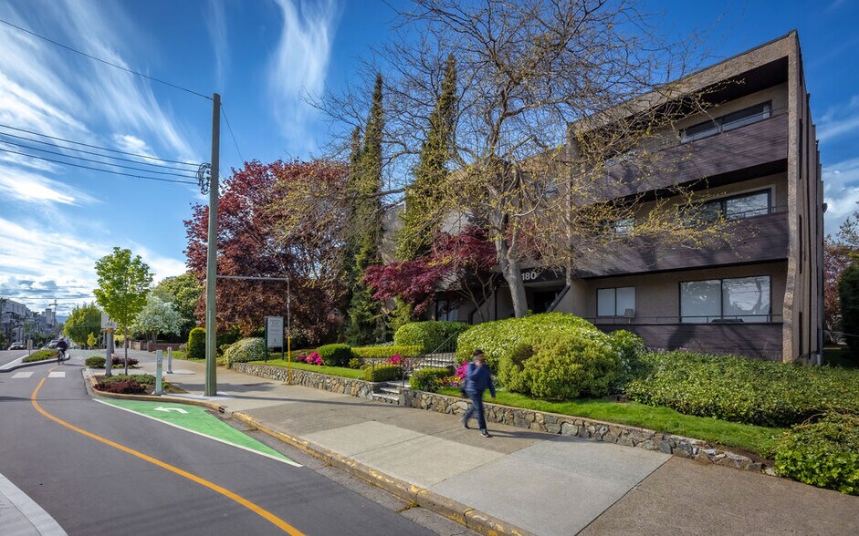 More Photos Of 1180 Fort St, Victoria Apartments For Sale