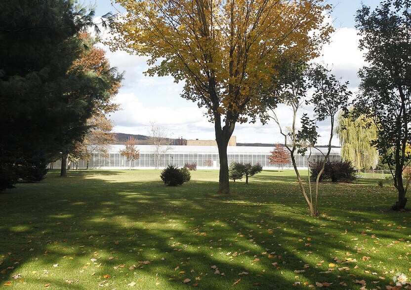 Primary Photo Of 1113 Herkimer Rd, Utica Distribution For Lease